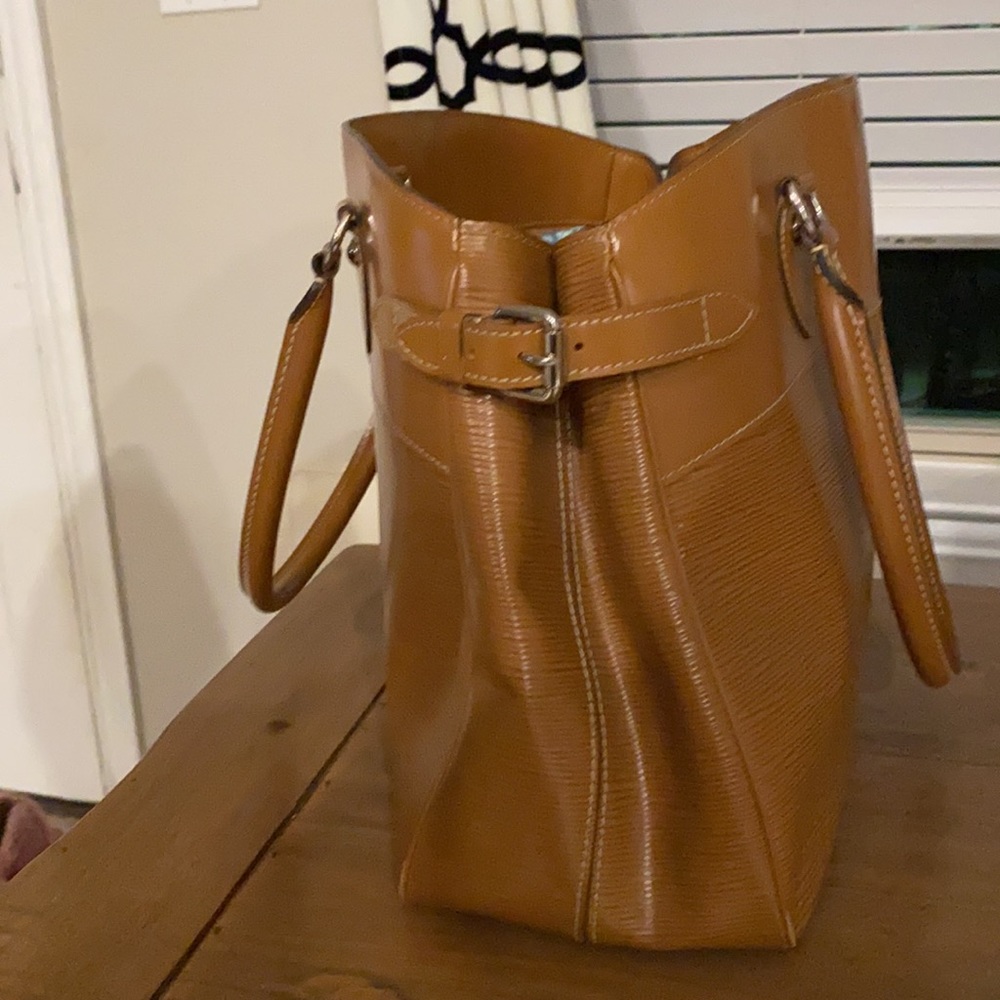 Louis Vuitton Passy Epi Leather - Picture 4 of 14